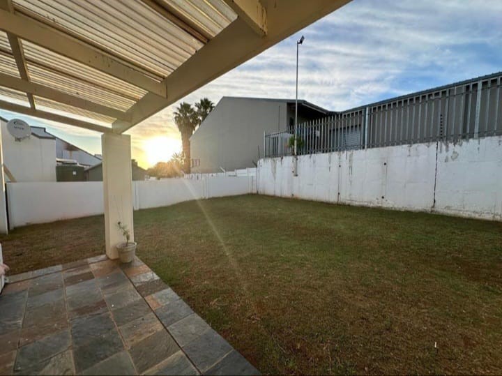 2 Bedroom Property for Sale in Uitenhage Central Eastern Cape